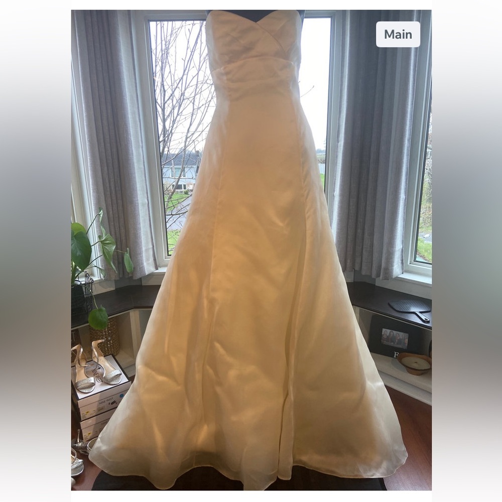 Watters Ivory Strapless Organza Gown